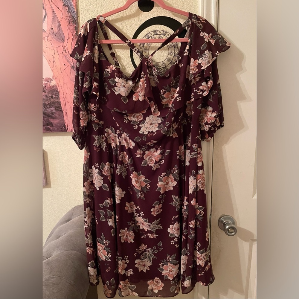 Torrid Plus Size Women's floral burgundy midi cold shoulder dress size 16 NEW